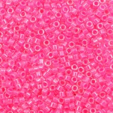 Miyuki delica Perlen 11/0 - Luminous wild strawberry DB-2035